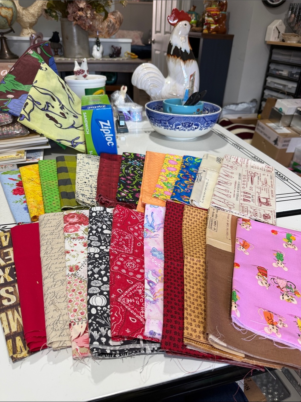 Lot of Fat Quarters in Assorted Patterns